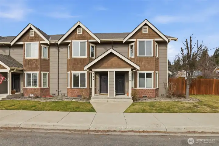 Welcome to 313 N Wright Ave