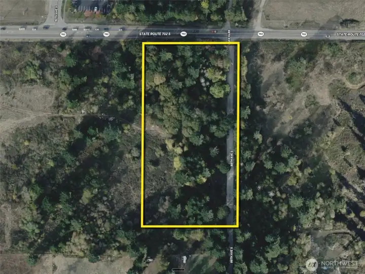 Overhead view with approximate boundary in yellow.