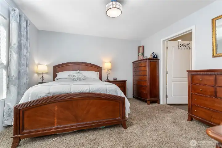 Light and bright primary with ensuite