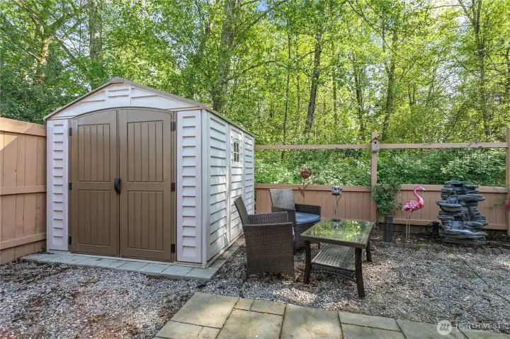 Shed in back perfect for storage