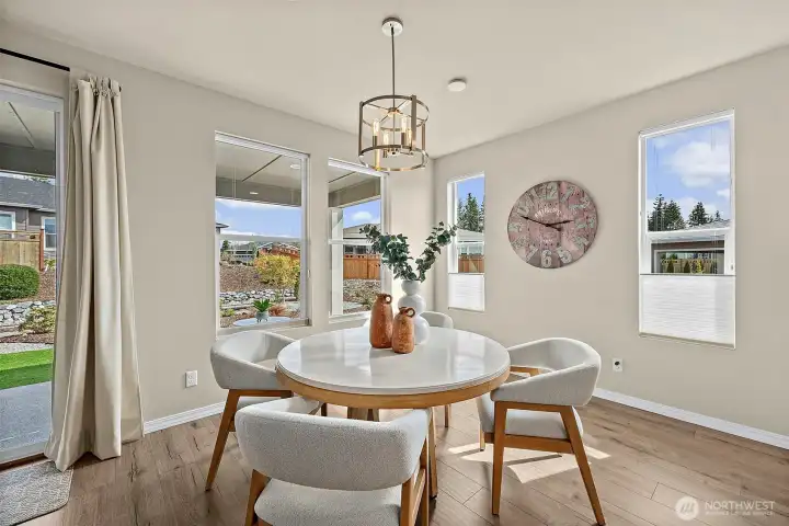 Spacious dining area with Mt Rainier views!