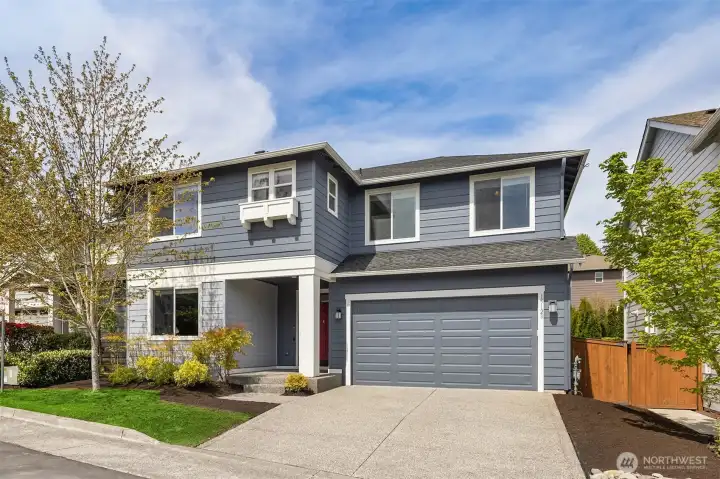 Charming 2 story home near downtown Duvall!
