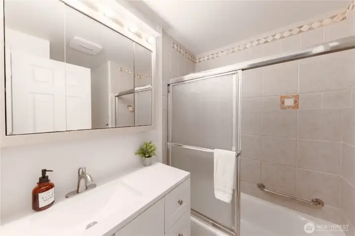 Full Bathroom