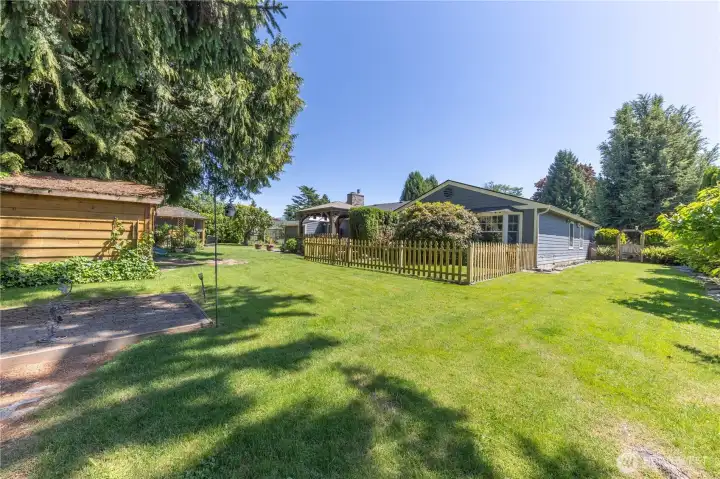 Large fully fenced yard