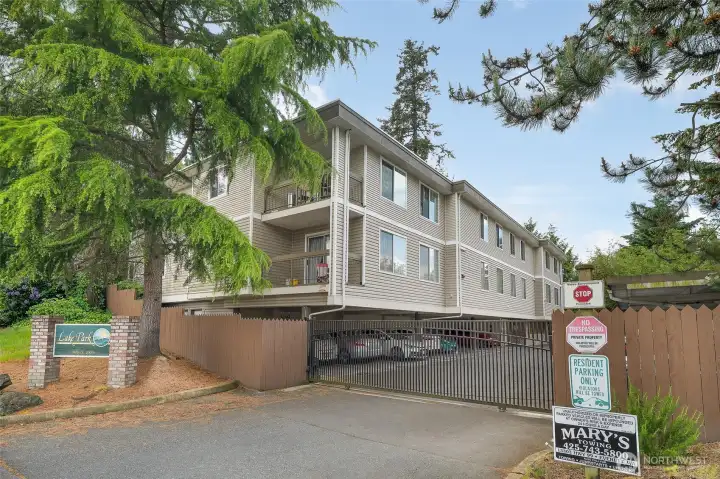 1475 N 200th street