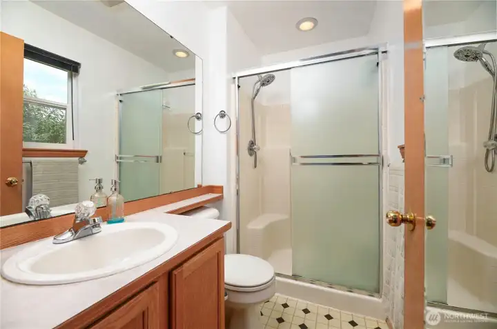 3/4 Primary bath