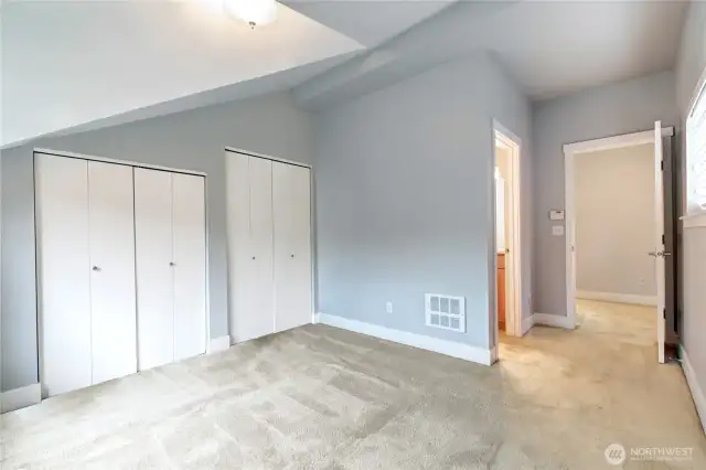 Another view of primary with natural light.