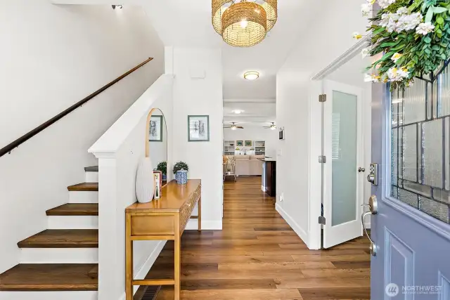 Entry w/Office to the Right