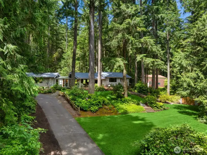 Welcome to your island sanctuary set on 2.17 beautiful acres. Welcome to your island sanctuary set on 2.17 beautiful acres.