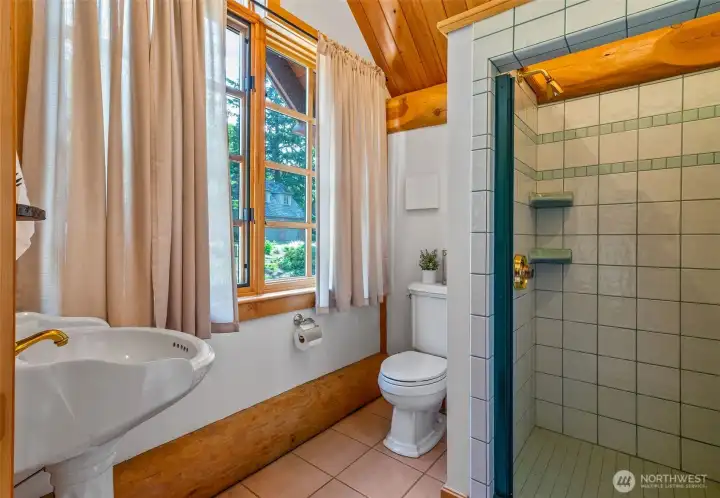 Upper level bathroom.