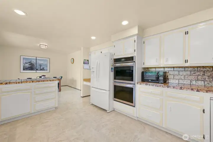 Large open kitchen Large open kitchen