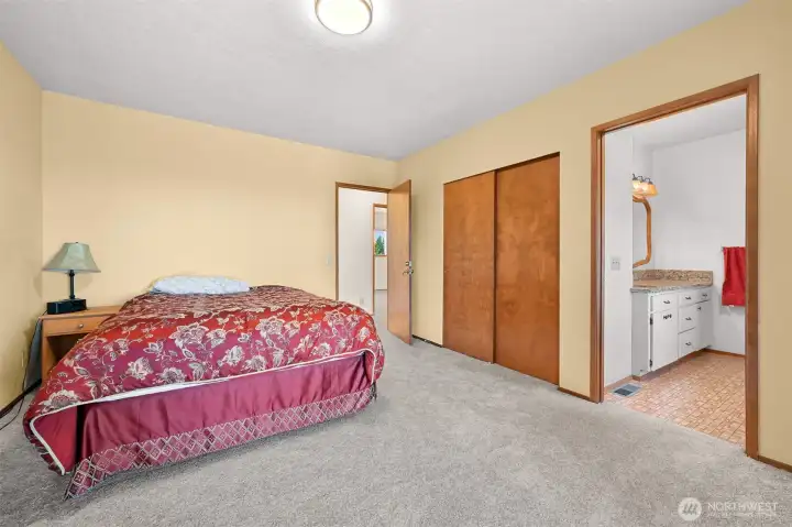 2nd primary room upstairs 2nd primary room upstairs
