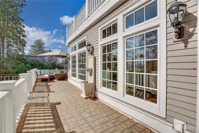 Beautiful outdoor decks:  This house has three roomy outdoor deck rooms.