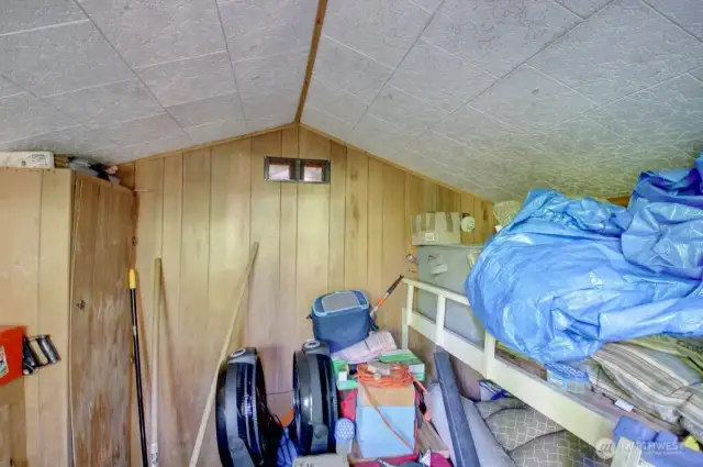 Insulated multiuse shed