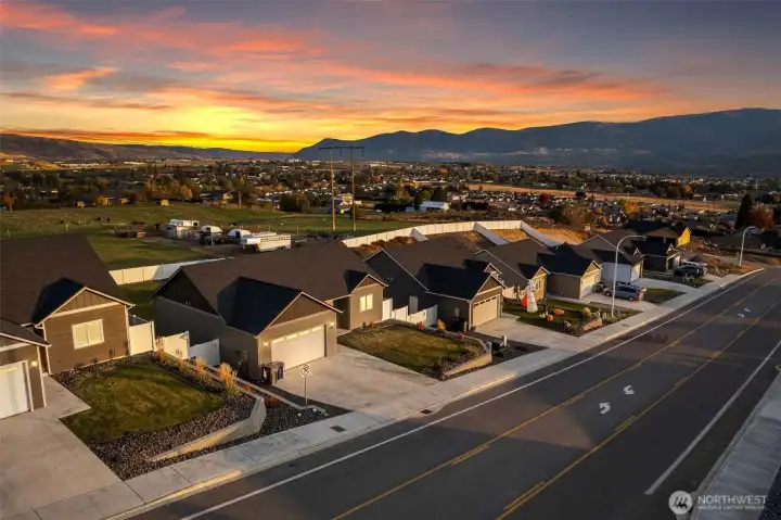 965 Macaw brings endless views