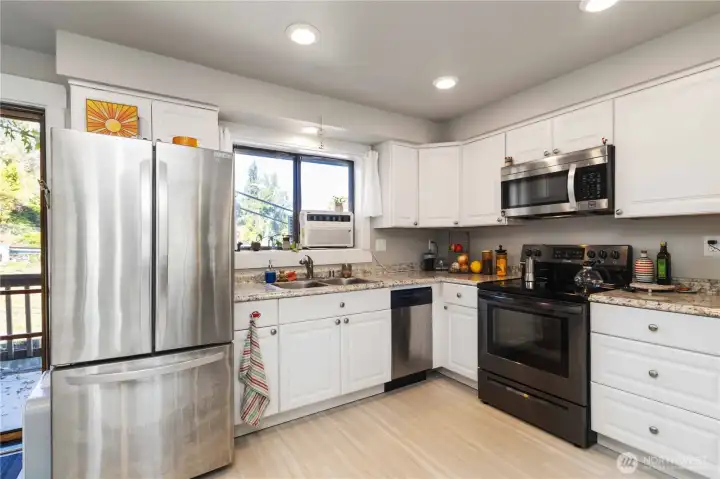 Kitchen Appliances Included