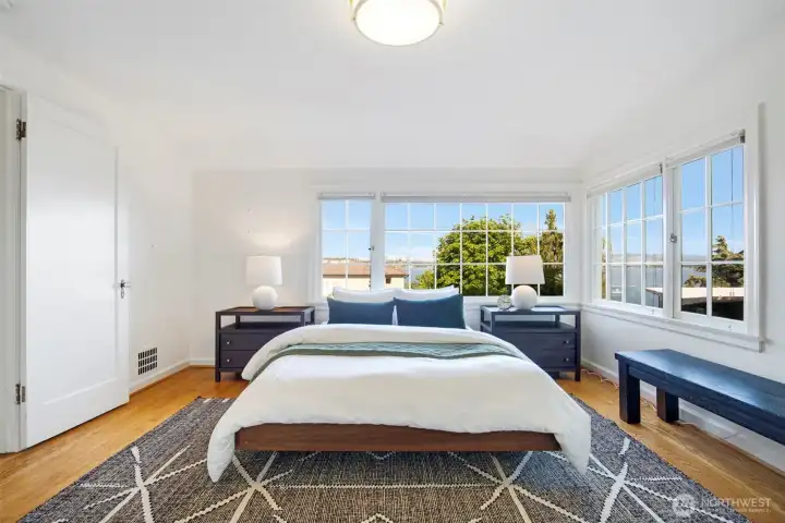 Upper level 2nd bedroom