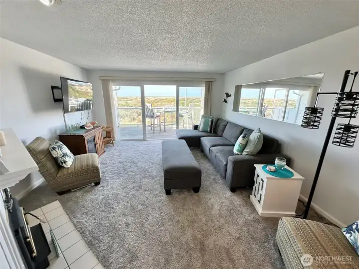 Light and Bright Living room