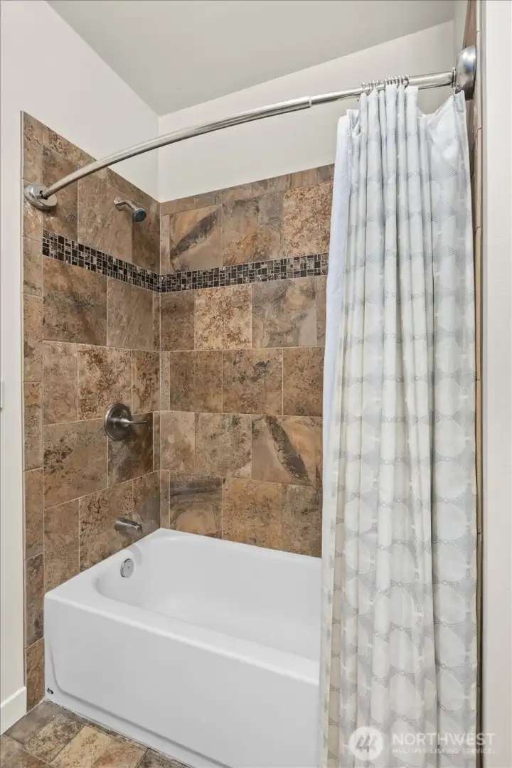 2nd full bath tub and shower.