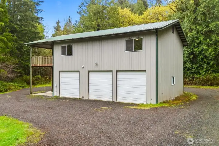 1512 square foot shop.