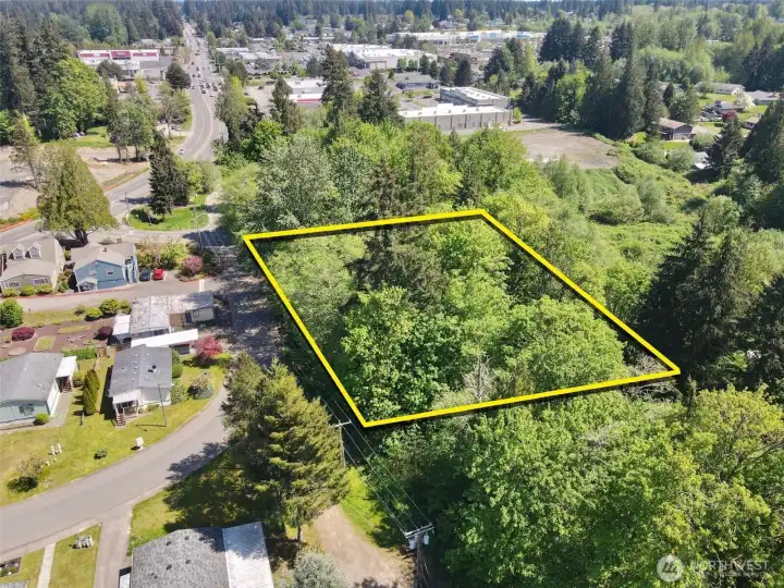 Overhead view with approximate boundary in yellow.