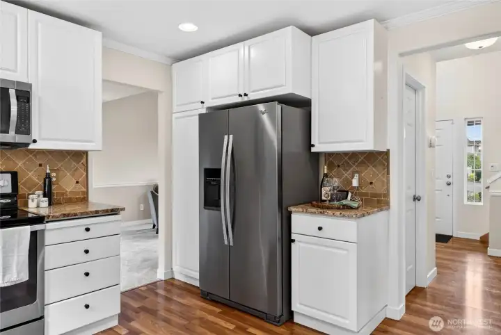 All appliances stay with the home.