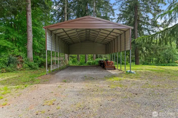 RV Parking, Metal Roof coverage for all your toys! Check out the other covered spaces. Room for more than 20 vehicles.
