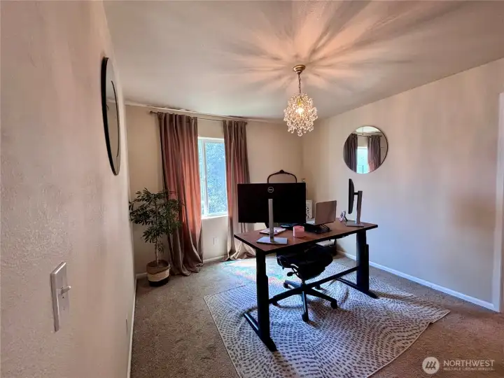 Bedroom/Office Space