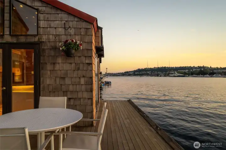 The buzz of the lake and beauty of sunsets at your fingertips.