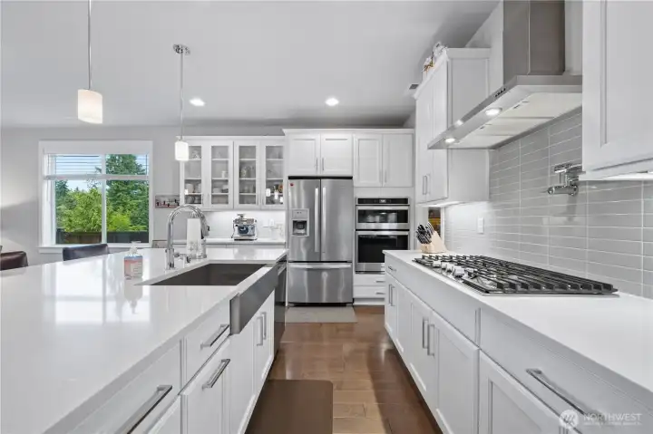 Beautiful kitchen with everything, including pot filler!