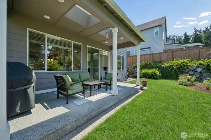 Space to enjoy the yard year around