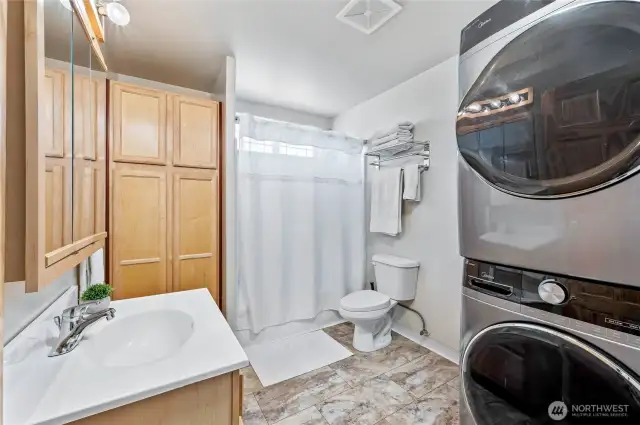 Second bathroom on main living space