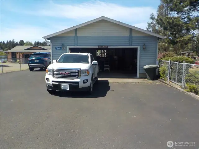 GARAGE 28 x 24 + PAVED PARKING