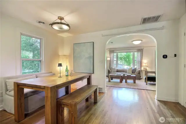 Good sized, proper dining room