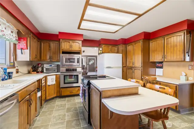 Large Eat in Kitchen