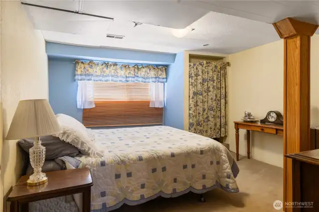 Guest room lower floor