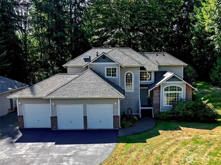 Welcome to Lupine North! Check out this fabulous 2.3-acre property located in Snohomish!