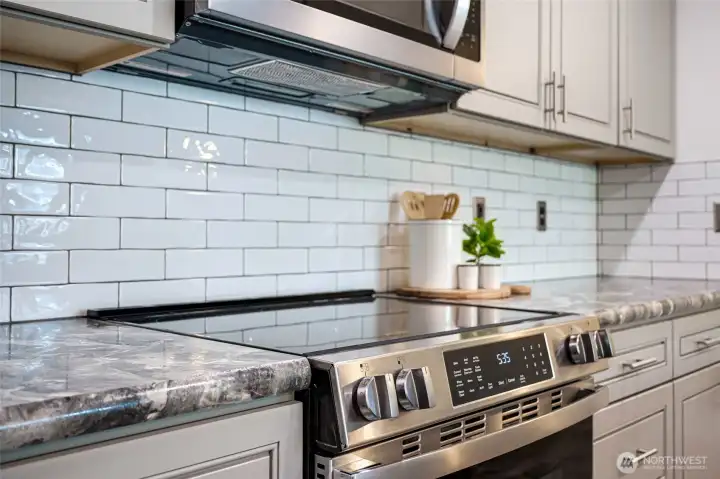 The backsplash really "pops" with the dark grout.