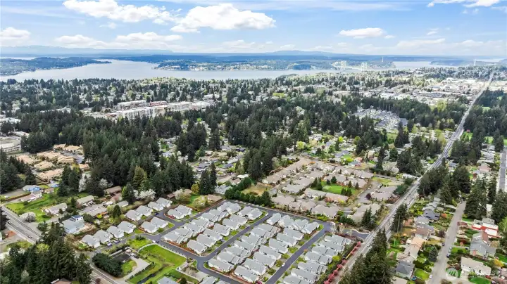 Convenient location near University Place Town Center, Whole Foods, restaurants, shops, and the Pierce County Library.