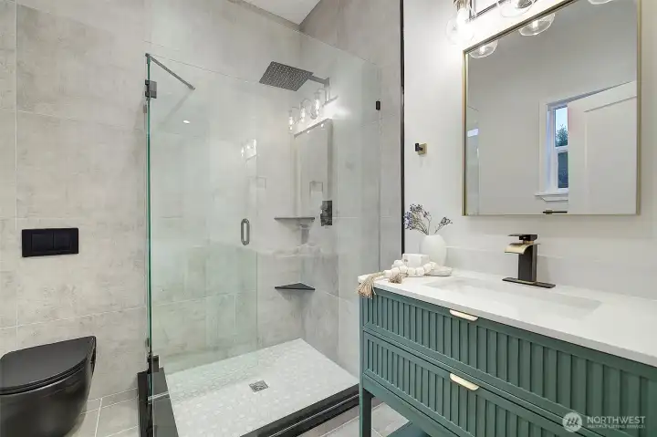 Bathroom attached to bedroom #4