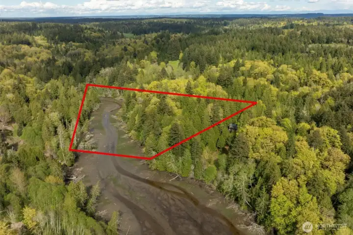 Over Ten acres for pristine property at the very end of Dutcher's Cove. Come create a magical space!