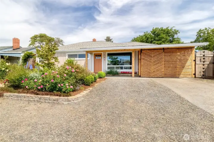 Front Home/Driveway