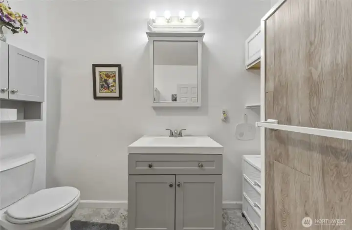 Three-Quarter Main Bathroom