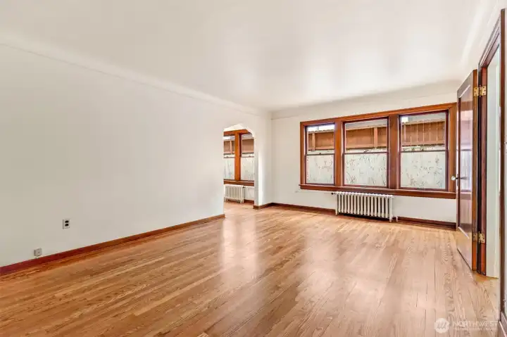 The original radiator heater means no heat bill! The original radiator heater means no heat bill!