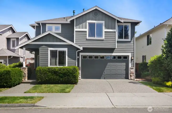Fantastic neighborhood of Locust Ridge ~ Built in 2004.