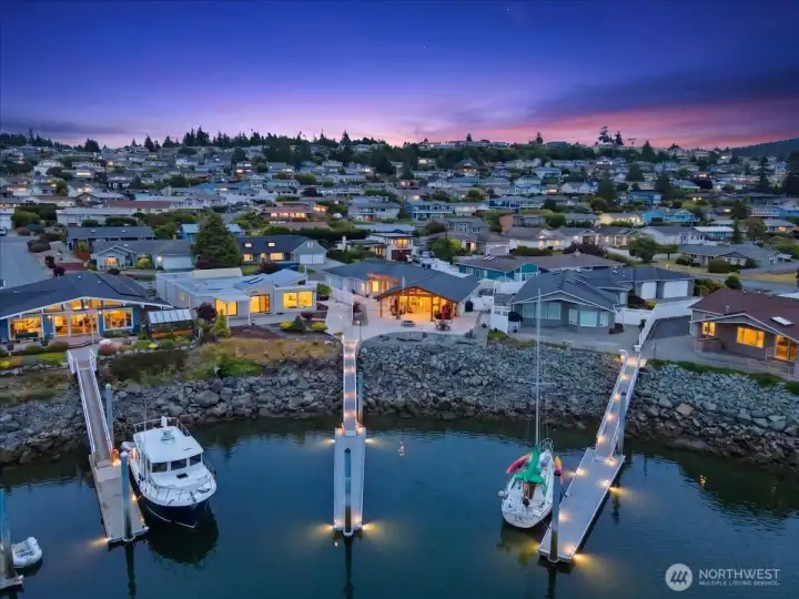 5301 Doon Way is the center dock property. 5301 Doon Way is the center dock property.