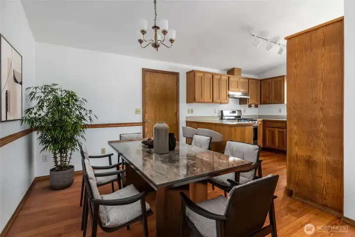 Dining Room virtually staged