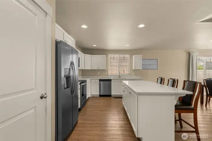 quartz counters, pantry