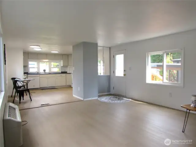 OPEN FLOOR PLAN, LIKE NEW INTERIOR.