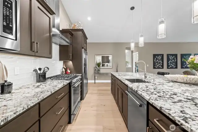 You won't run out of room in this kitchen!